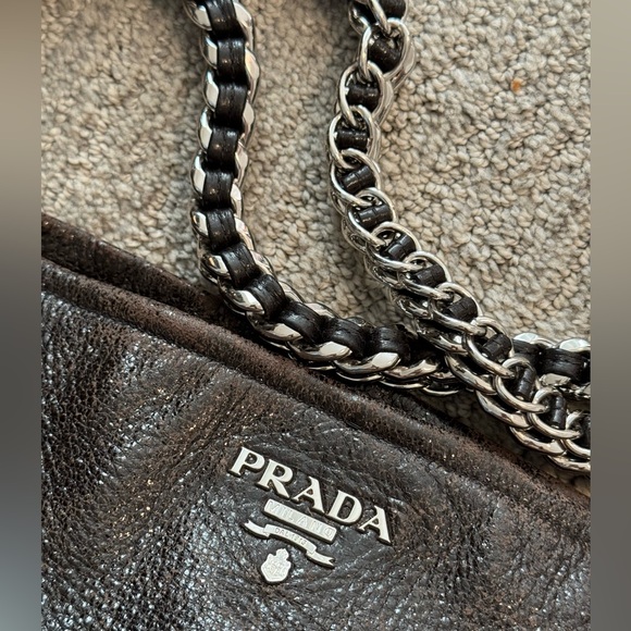 Authentic Prada tote/carryall - Picture 4 of 14